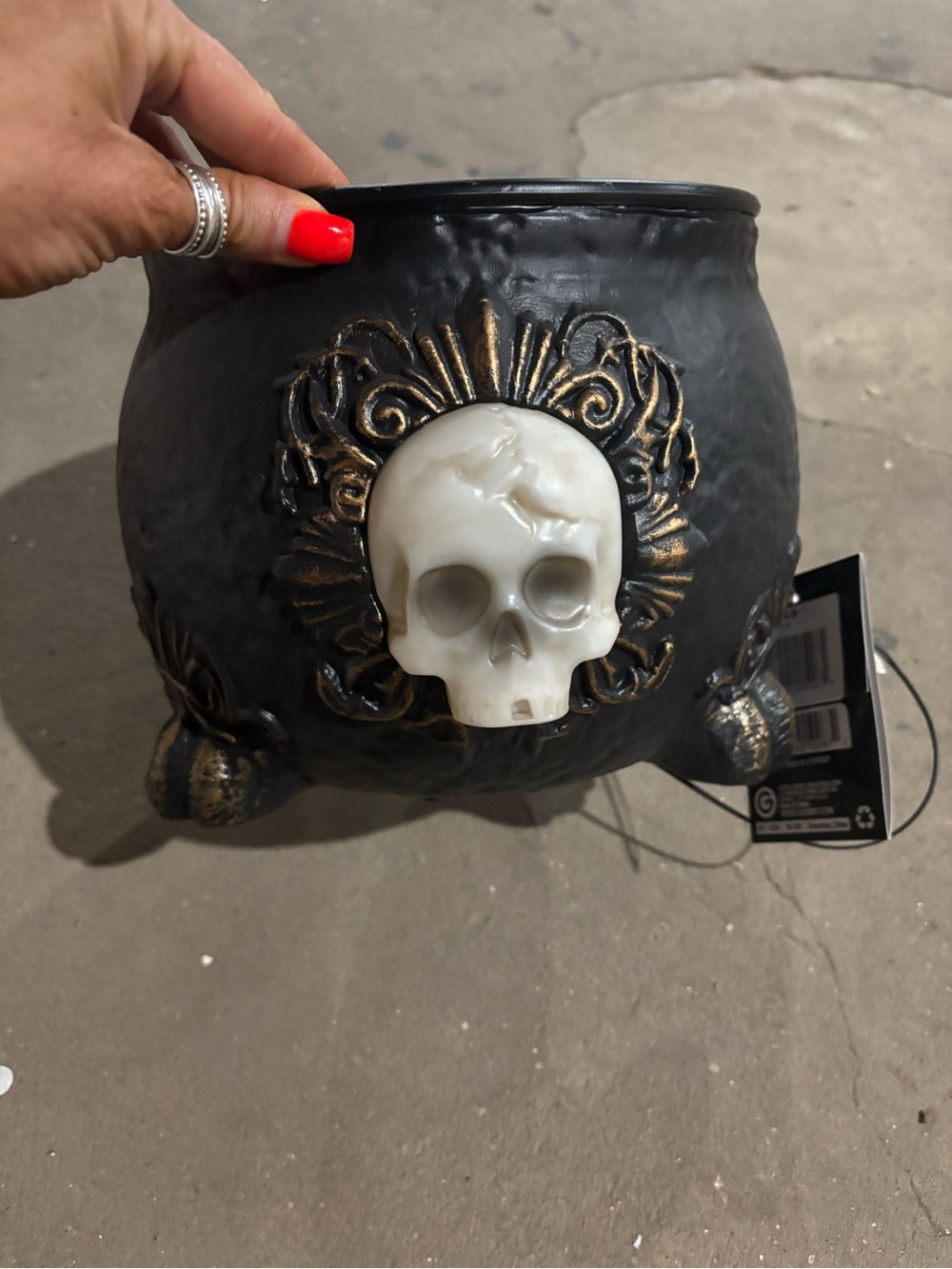 Black Skull Cauldron Light Up candy dish . NWT